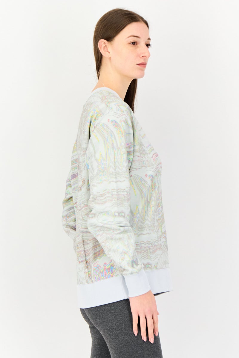 Nike Women Loose Fit Long Sleeve Outdoor Sweatshirts, Light Grey - Image 2